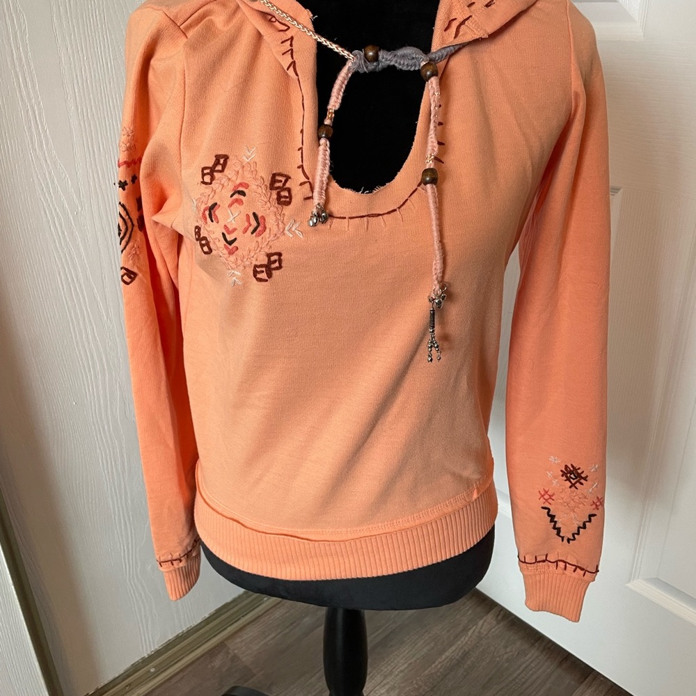 Hannah and Jones Orange Sweatshirt with Stitchery Size M